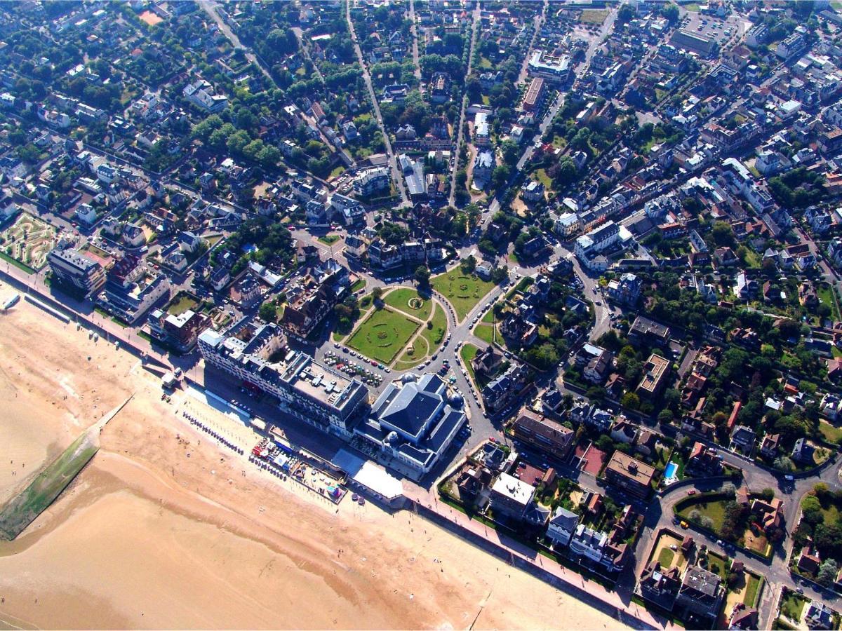 Hyper Centre - 2 Pieces Tout Confort - Terrasse - Ascenseur - Cabourg Exteriér fotografie